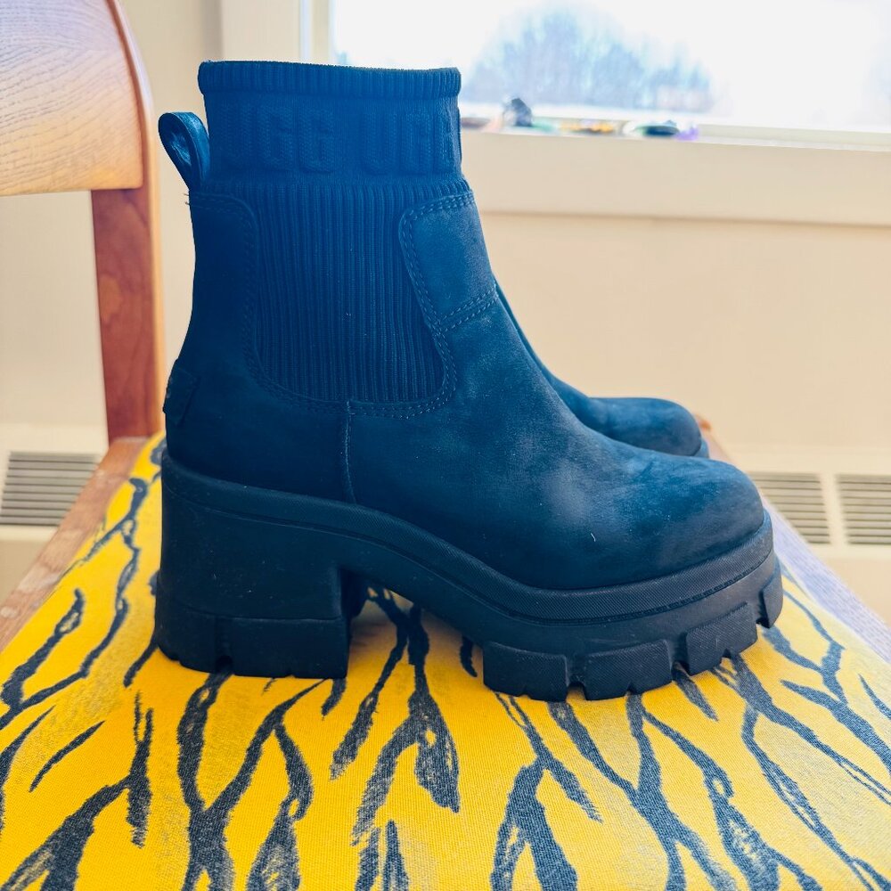 UGG Brooklyn Chelsea, Women's size 7.5, Waterproof, Platform Lug Sole